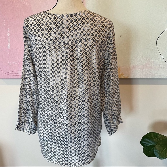 JOIE Nepal Medallion Tile Print 100% Silk Top Blouse Cream Blue Sz Small. - Picture 3 of 9